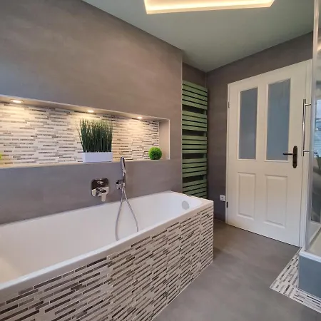 Villa Adelsberg Mit Dachterrasse In Zentraler Lage Fuer Bis Zu 10 Personen *