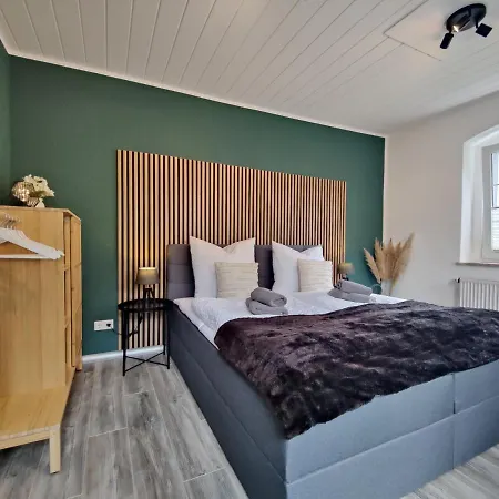 Adelsberg Mit Dachterrasse In Zentraler Lage Fuer Bis Zu 10 Personen Villa Chemnitz