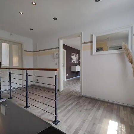 Villa Adelsberg Mit Dachterrasse In Zentraler Lage Fuer Bis Zu 10 Personen