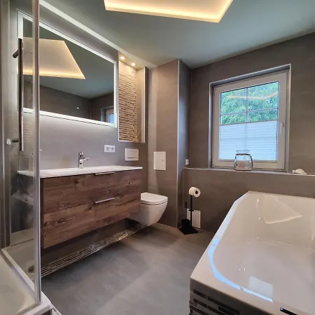 Villa Adelsberg Mit Dachterrasse In Zentraler Lage Fuer Bis Zu 10 Personen Chemnitz