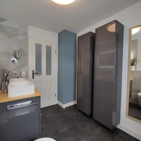 Adelsberg Mit Dachterrasse In Zentraler Lage Fuer Bis Zu 10 Personen Villa