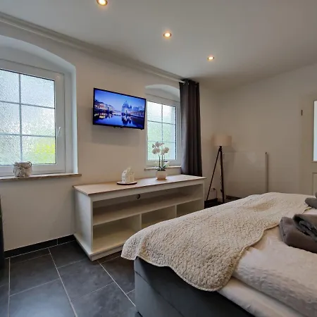 Adelsberg Mit Dachterrasse In Zentraler Lage Fuer Bis Zu 10 Personen Villa Chemnitz