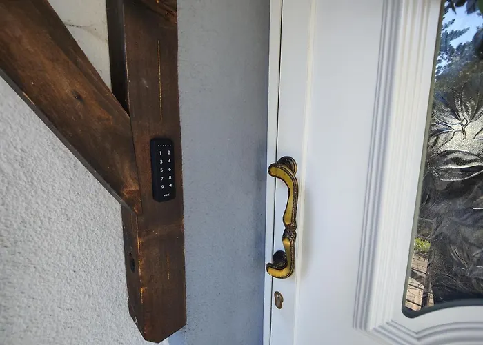 Adelsberg Mit Dachterrasse In Zentraler Lage Fuer Bis Zu 10 Personen * Chemnitz