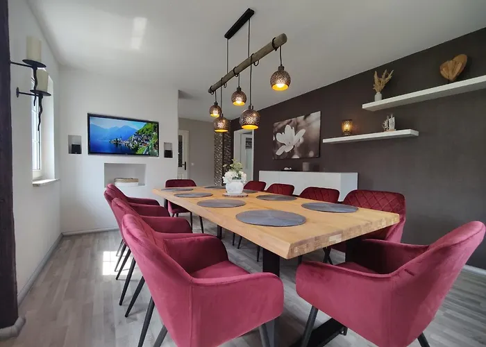 Adelsberg Mit Dachterrasse In Zentraler Lage Fuer Bis Zu 10 Personen Villa