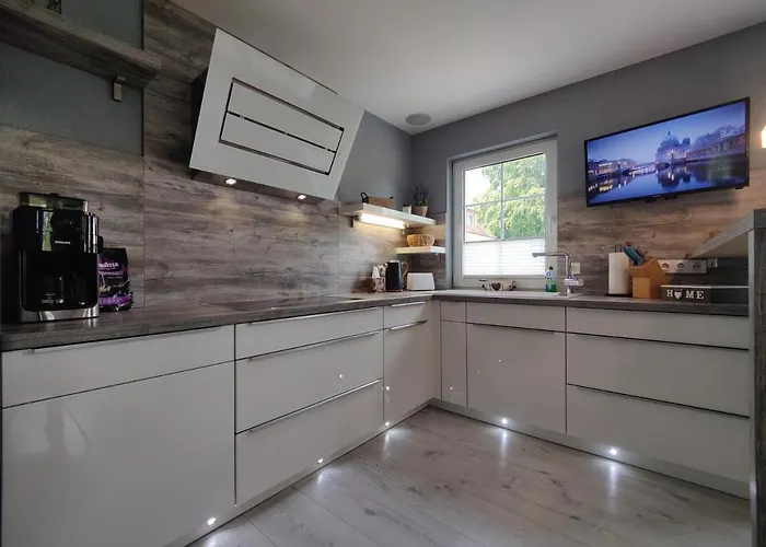 Villa Adelsberg Mit Dachterrasse In Zentraler Lage Fuer Bis Zu 10 Personen