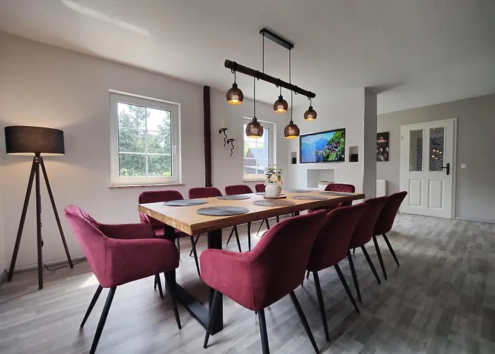 Villa Adelsberg Mit Dachterrasse In Zentraler Lage Fuer Bis Zu 10 Personen