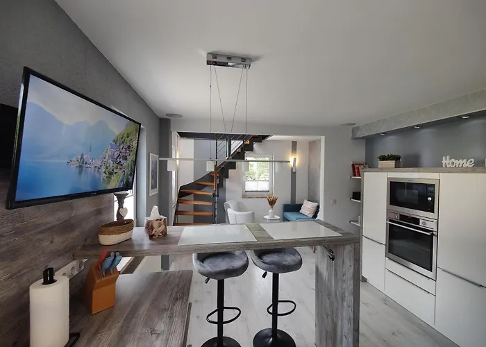 Adelsberg Mit Dachterrasse In Zentraler Lage Fuer Bis Zu 10 Personen *