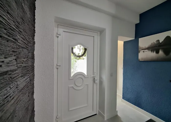 Villa Adelsberg Mit Dachterrasse In Zentraler Lage Fuer Bis Zu 10 Personen Chemnitz