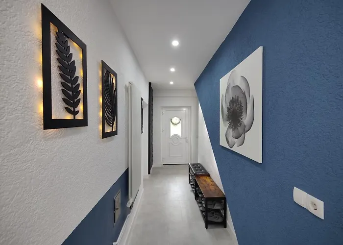 Adelsberg Mit Dachterrasse In Zentraler Lage Fuer Bis Zu 10 Personen Villa Chemnitz